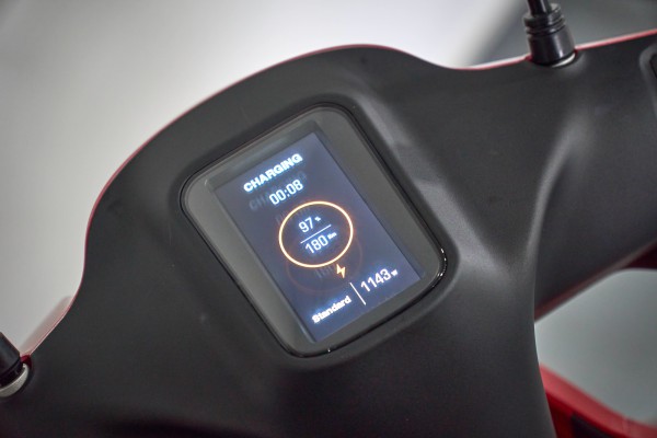 Lái thử Dat Bike ERA: Xe máy điện 'cân đời thực', giá từ 29,9 triệu đồng Lái thử Dat Bike ERA: Xe máy điện 'cân đời thực', giá từ 29,9 triệu đồng