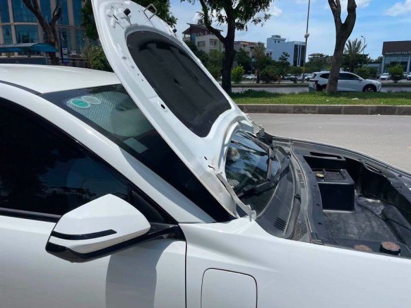 Rủi ro tai nạn từ lời khuyên 'mở hé nắp ca-pô cho mát máy' Rủi ro tai nạn từ lời khuyên 'mở hé nắp ca-pô cho mát máy'