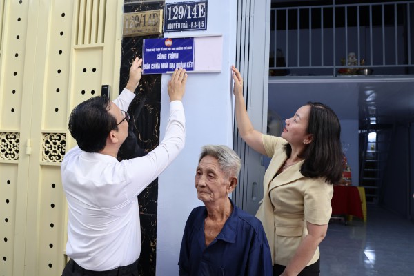 50 năm thành phố mang tên Bác: Tạo dựng thêm điểm tựa an cư, mưu sinh 50 năm thành phố mang tên Bác: Tạo dựng thêm điểm tựa an cư, mưu sinh
