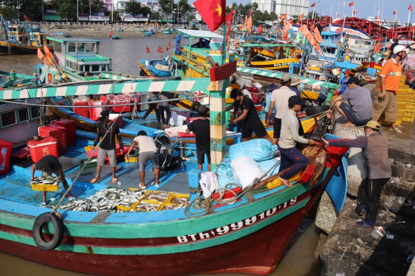 Lâm Đồng tiến ra biển lớn: Biển khơi máu thịt ngàn đời Lâm Đồng tiến ra biển lớn: Biển khơi máu thịt ngàn đời