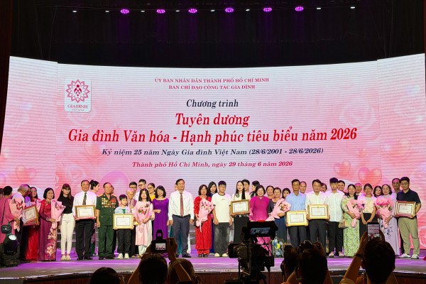 TP.HCM vinh danh 104 gia đình văn hóa - hạnh phúc tiêu biểu TP.HCM vinh danh 104 gia đình văn hóa - hạnh phúc tiêu biểu