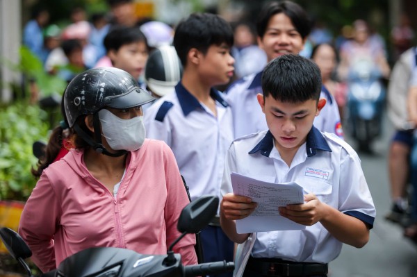 151.269 thí sinh TP.HCM bắt đầu thi lớp 10: Giám đốc Sở GD-ĐT nói về đề thi 151.269 thí sinh TP.HCM bắt đầu thi lớp 10: Giám đốc Sở GD-ĐT nói về đề thi