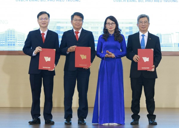 Bổ nhiệm loạt hiệu trưởng, hiệu phó các trường thành viên ĐH Quốc gia TP.HCM Bổ nhiệm loạt hiệu trưởng, hiệu phó các trường thành viên ĐH Quốc gia TP.HCM