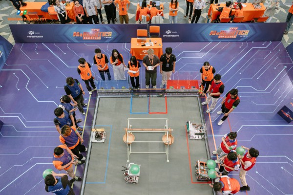 FPTU AI & Robotics Challenge 2025: 50 đội chiến binh sẵn sàng bước vào Chung kết