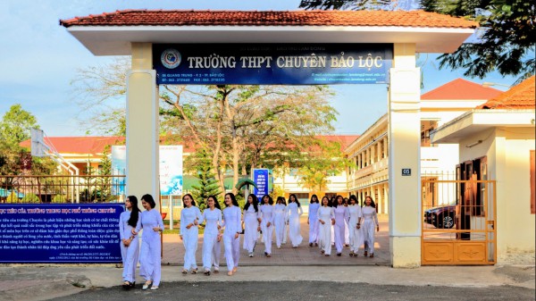 Lâm Đồng giảm áp lực tuyển sinh lớp 10: Xét tuyển vào trường THPT không chuyên Lâm Đồng giảm áp lực tuyển sinh lớp 10: Xét tuyển vào trường THPT không chuyên