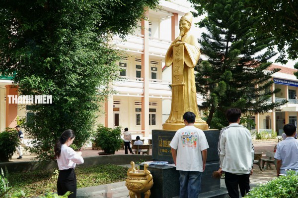 Ngày làm thủ tục thi tốt nghiệp THPT: Người lo nhất chưa chắc là sĩ tử Ngày làm thủ tục thi tốt nghiệp THPT: Người lo nhất chưa chắc là sĩ tử
