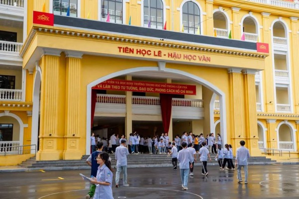 Quảng Ninh xác minh vụ giám thị kỳ thi tốt nghiệp THPT bị 'tố' Quảng Ninh xác minh vụ giám thị kỳ thi tốt nghiệp THPT bị 'tố'