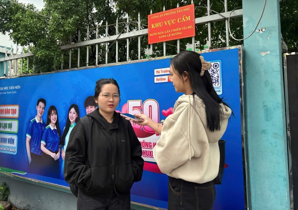 Sinh viên chăm ghi chép nhưng ít phát biểu, ngại hỏi thầy cô Sinh viên chăm ghi chép nhưng ít phát biểu, ngại hỏi thầy cô