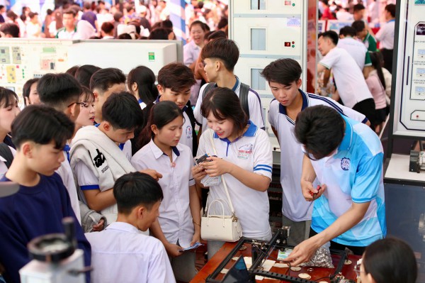 Tư vấn mùa thi 2026: Chọn ngành học phù hợp với xu hướng Tư vấn mùa thi 2026: Chọn ngành học phù hợp với xu hướng