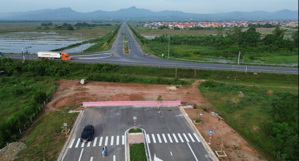 Nút giao 'đắp chiếu' gần 4 năm vừa thi công đã phát sinh tố cáo Nút giao 'đắp chiếu' gần 4 năm vừa thi công đã phát sinh tố cáo