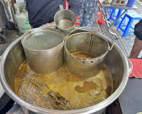 Ăn bún cá Châu Đốc nổi tiếng ở trung tâm TP.HCM, tìm giai thoại 'ngày xửa ngày xưa' Ăn bún cá Châu Đốc nổi tiếng ở trung tâm TP.HCM, tìm giai thoại 'ngày xửa ngày xưa'