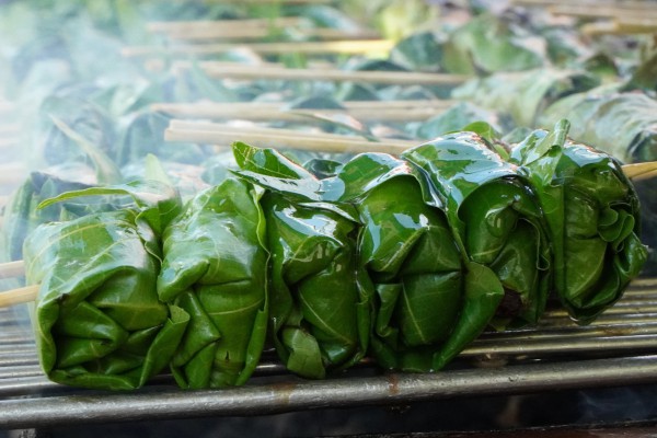 Bò nướng lá cách 32 năm ven quốc lộ: Vợ chồng miền Tây bán giờ 'độc' Bò nướng lá cách 32 năm ven quốc lộ: Vợ chồng miền Tây bán giờ 'độc'