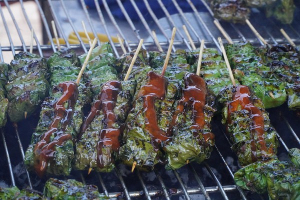 Bò nướng lá cách 32 năm ven quốc lộ: Vợ chồng miền Tây bán giờ 'độc' Bò nướng lá cách 32 năm ven quốc lộ: Vợ chồng miền Tây bán giờ 'độc'