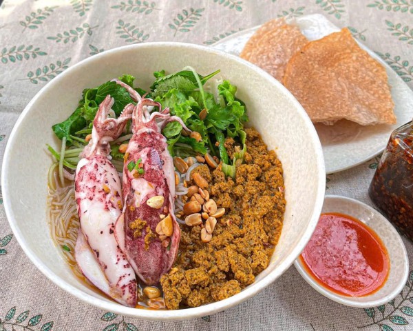Bún rạm Phù Mỹ ở TP.HCM: 3 lần đổi mặt bằng, khách xứ Nẫu vẫn tìm vào hẻm Bún rạm Phù Mỹ ở TP.HCM: 3 lần đổi mặt bằng, khách xứ Nẫu vẫn tìm vào hẻm