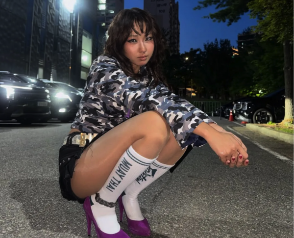 Giải mã phong cách thời trang cá tính của nữ rapper người Thái MILLI Giải mã phong cách thời trang cá tính của nữ rapper người Thái MILLI