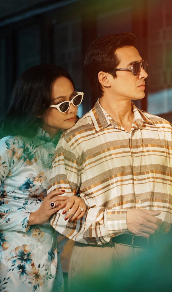 Hồng Ánh mặc 15 bộ áo dài, khán giả khen vóc dáng quá chuẩn Hồng Ánh mặc 15 bộ áo dài, khán giả khen vóc dáng quá chuẩn