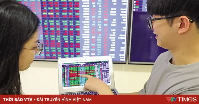 Dòng tiền rời quỹ cổ phiếu, nhịp điều chỉnh chờ cơ hội mới
