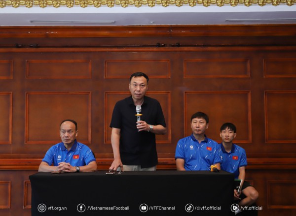 Chủ tịch VFF Trần Quốc Tuấn nói cực hay với đội tuyển Việt Nam, đặt ra mục tiêu ‘khủng’: Đó là… Chủ tịch VFF Trần Quốc Tuấn nói cực hay với đội tuyển Việt Nam, đặt ra mục tiêu ‘khủng’: Đó là…