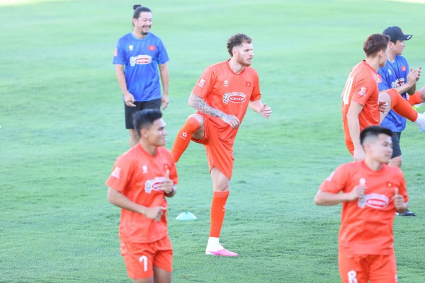 Quang Hải nói rất hay và hóm hỉnh về Tài Lộc, bật mí cách cùng đồng đội xem World Cup Quang Hải nói rất hay và hóm hỉnh về Tài Lộc, bật mí cách cùng đồng đội xem World Cup