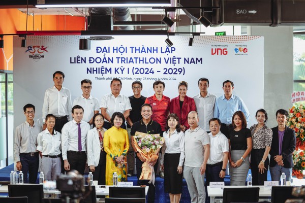 Ra đời Liên đoàn Triathlon Việt Nam: Vươn ra biển lớn Ra đời Liên đoàn Triathlon Việt Nam: Vươn ra biển lớn