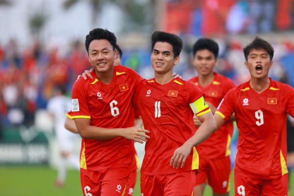 U.23 Việt Nam thiếu thủ lĩnh tại ASIAD 20: Đừng lo, vì HLV Kim Sang-sik đã có... U.23 Việt Nam thiếu thủ lĩnh tại ASIAD 20: Đừng lo, vì HLV Kim Sang-sik đã có...