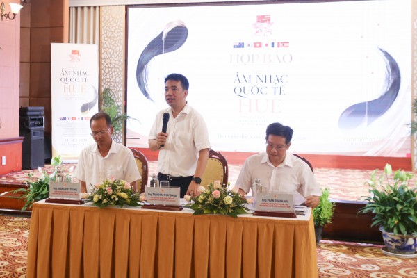 Mono đến Huế hát miễn phí phục vụ khán giả Mono đến Huế hát miễn phí phục vụ khán giả