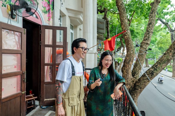 Tuấn Hưng 'cày' hết sức cho show diễn với các 'anh trai chông gai' Tuấn Hưng 'cày' hết sức cho show diễn với các 'anh trai chông gai'