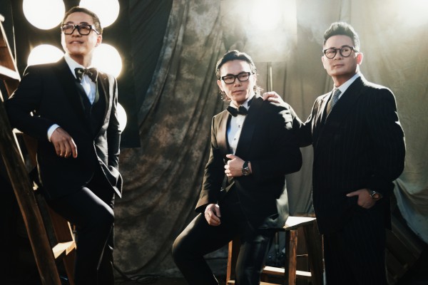 Tuấn Hưng 'cày' hết sức cho show diễn với các 'anh trai chông gai' Tuấn Hưng 'cày' hết sức cho show diễn với các 'anh trai chông gai'